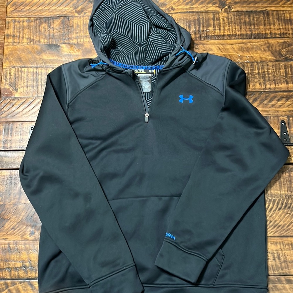 Mens Under Armour size XL hoodie